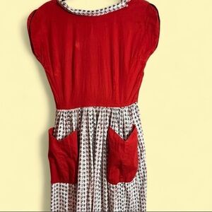 Vintage Red & White Dress with Front Pockets ❤️
